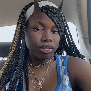 Meet your Posher, Shania